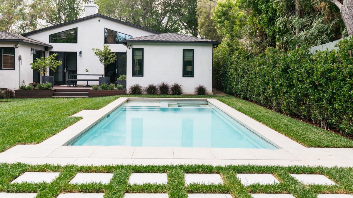 New House plans? Why a swimming pool should be on the top of your list?