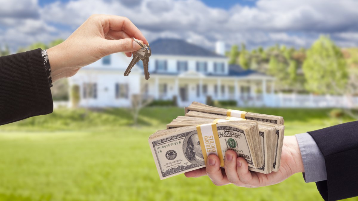 Why Sell Your Home to a House Cash Buyer?