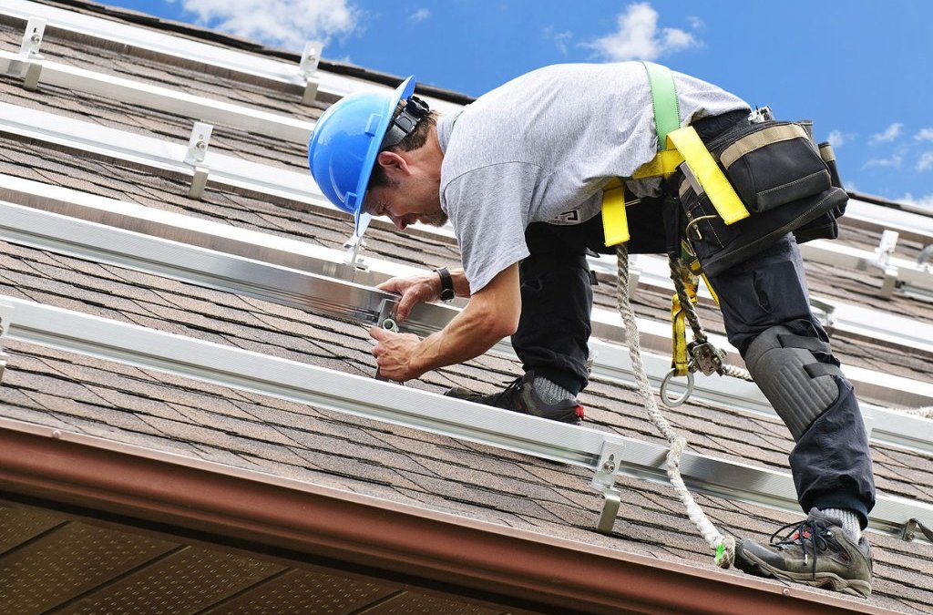 Top 10 Roof Maintenance Tips For Homeowners During Winter