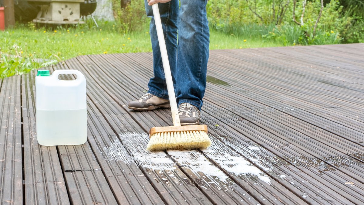 The Ultimate 6-Item Exterior Home Cleaning Checklist For Spring