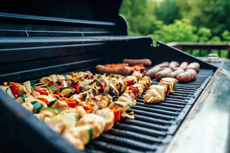 5 Best Types Of Grill Grates For Outdoor BBQ - HeckHome