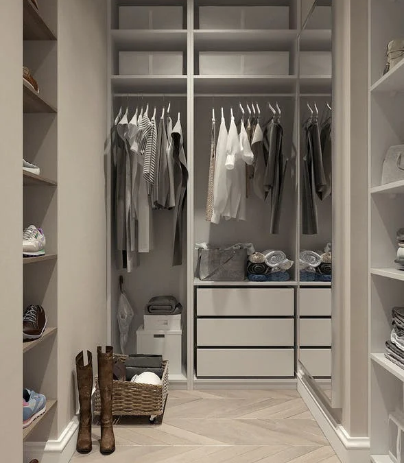 4 Tips To Help You Maximize Your Walk-In Closet Storage