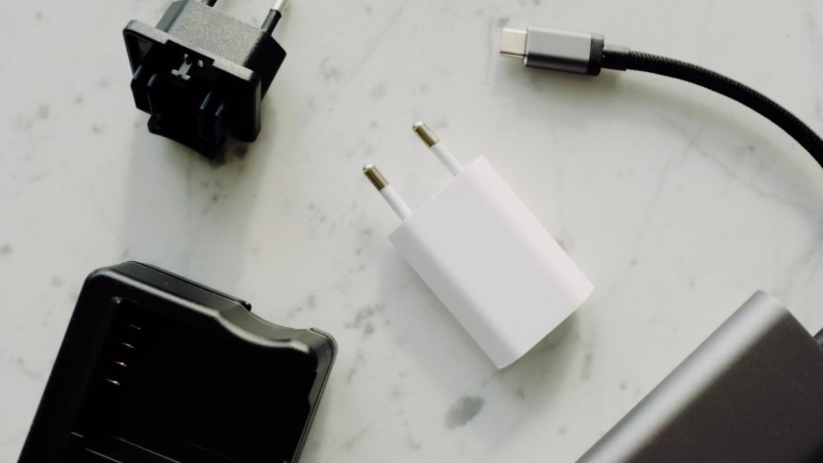 Multiple USB-C Hubs vs. Generic USB Hubs: Which is Right for You?
