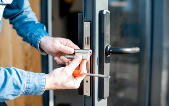 What Services Do a Commercial Locksmith Provide?