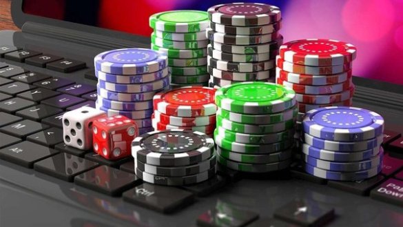 The Advantages of Playing at Online Casinos: Why More People Are Making the Switch
