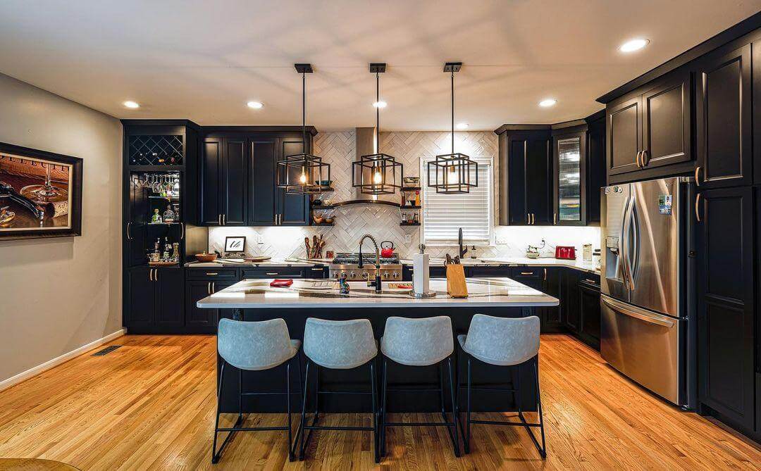 How to Create the Perfect Home Dining Experience: Kitchen Lighting Trends