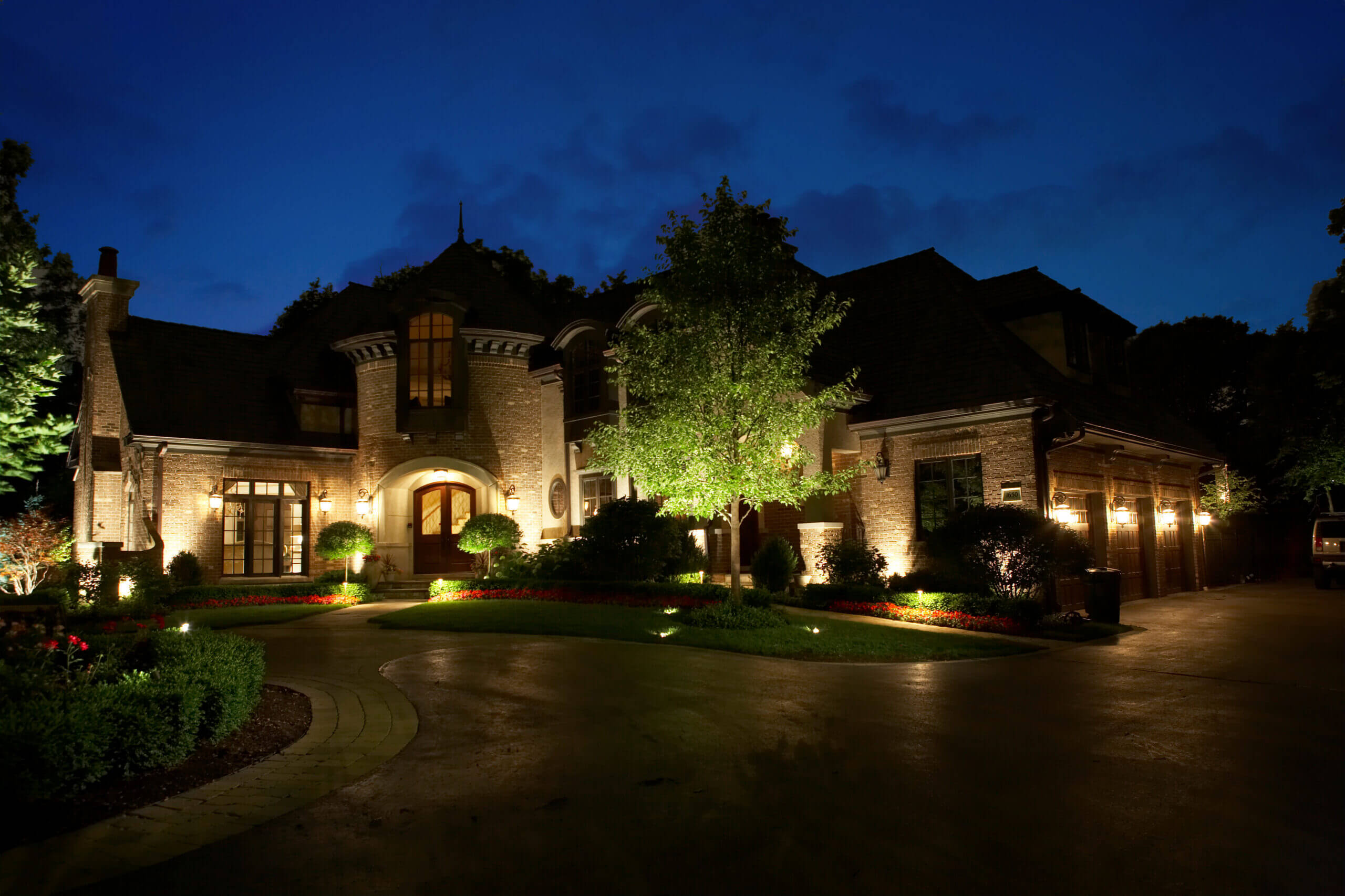 Step into Luxury: Upgrade Your Pathway with Blingle Walkway Lighting