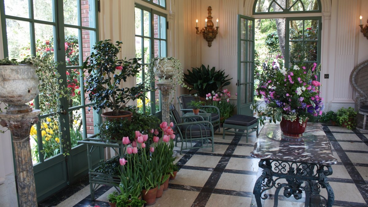 The Ultimate Guide To Decorating With Artificial Plants