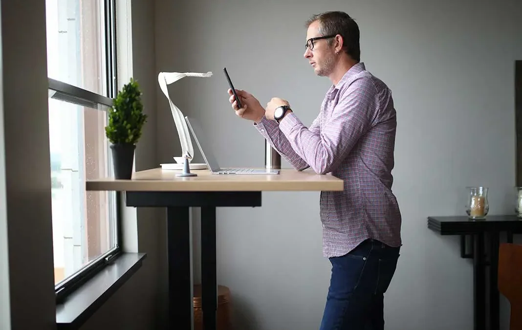 Discover the Health and Productivity Benefits of Mini-Standing Desks