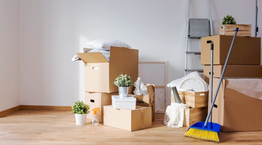 Professional Cleaning Services vs. DIY: What’s Best for Your Move-Out?