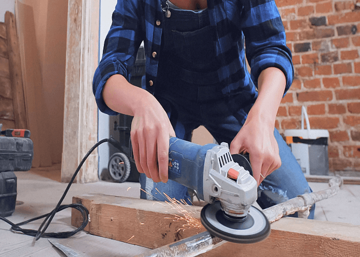 Safety Tips to Follow When Using an Angle Grinder