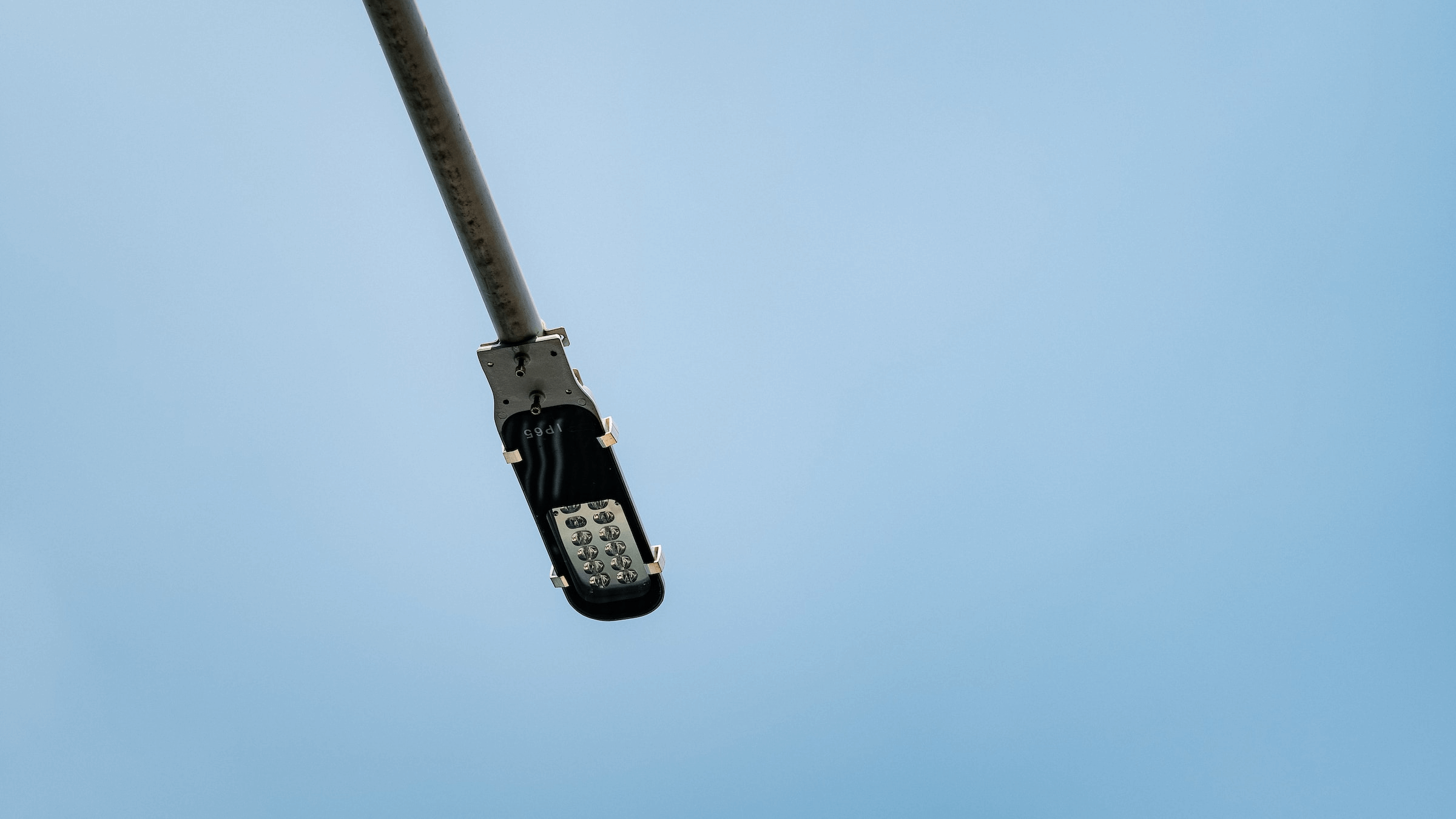 Streetlamp with different colour temperatures LED light bulbs 