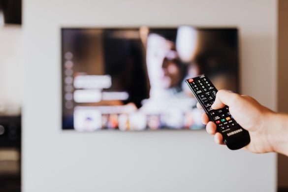 The Benefits of Choosing a Motorised TV Bracket