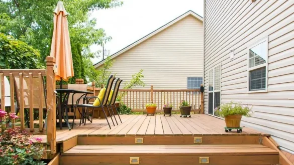 Essential Considerations Before Choosing Deck and Patio Builders
