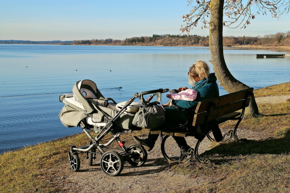Navigating the City with Ease: Choosing the Perfect Stroller for Urban Parents