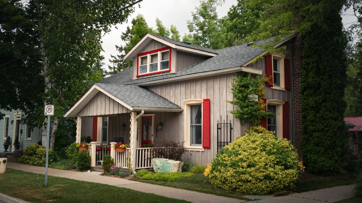 What Simple Design Tricks Can Make a Small Porch Look Spacious?