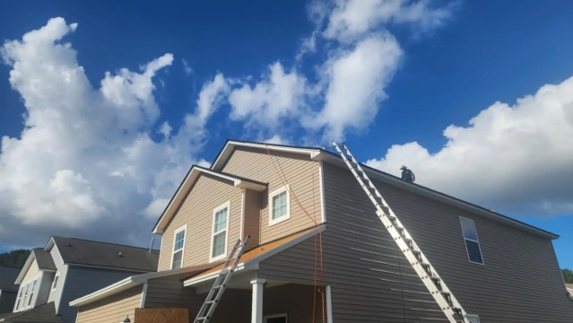 Roof Repair vs Replacement: When It’s Time to Replace Your Roof or Get a New Roof